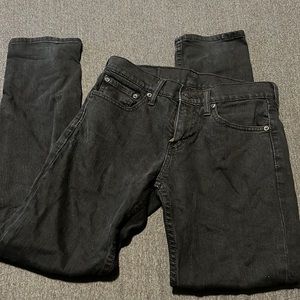 Black Levis straight leg W28 L30